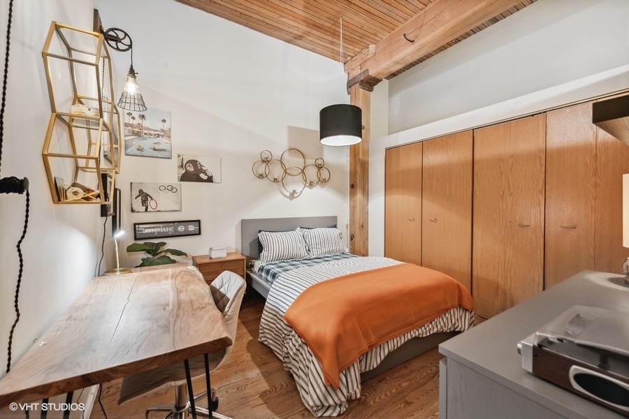 2333 W Saint Paul Avenue Unit: 125