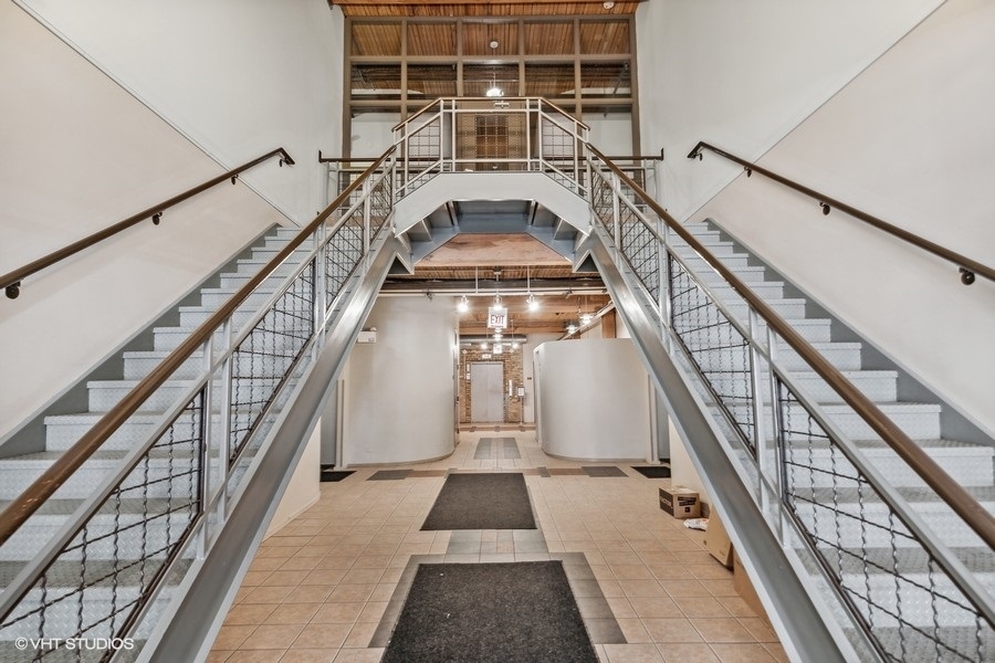 2333 W Saint Paul Avenue Unit: 125