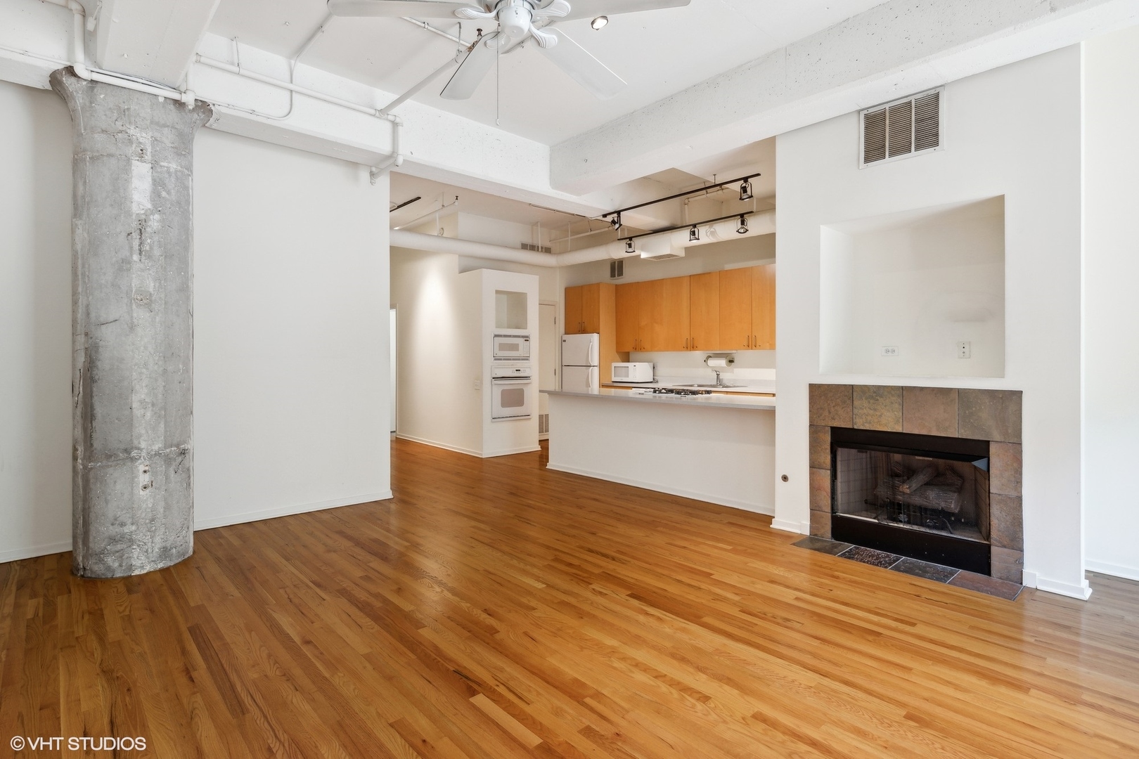 130 S CANAL Street Unit: 222