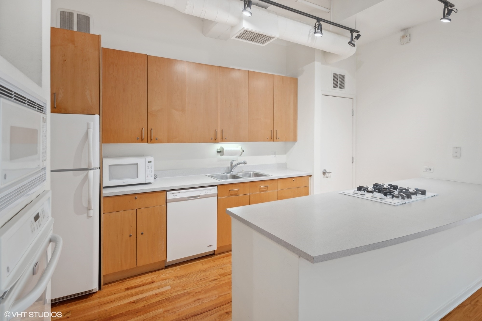 130 S CANAL Street Unit: 222