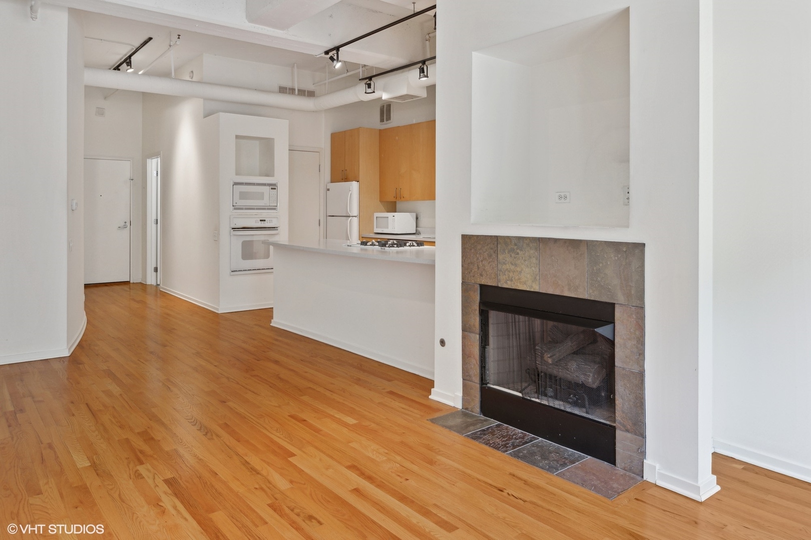 130 S CANAL Street Unit: 222