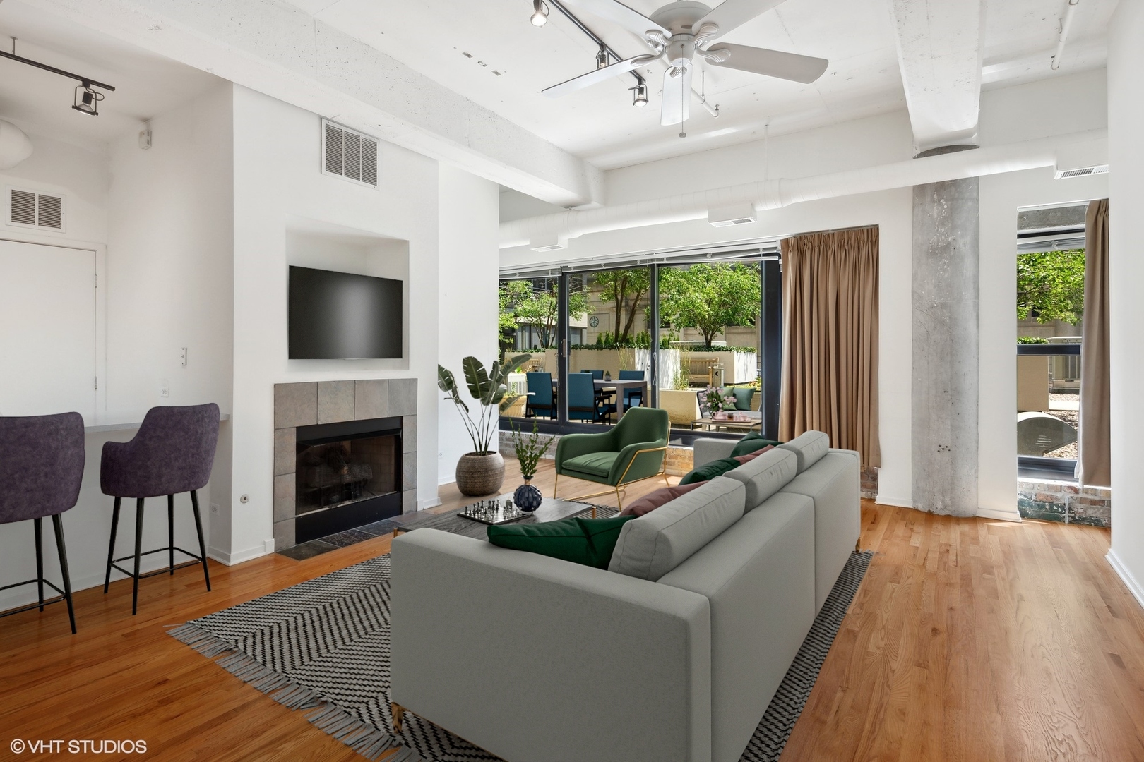 130 S CANAL Street Unit: 222