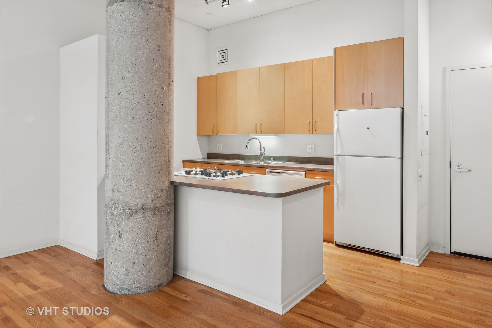 130 S Canal Street Unit: 204