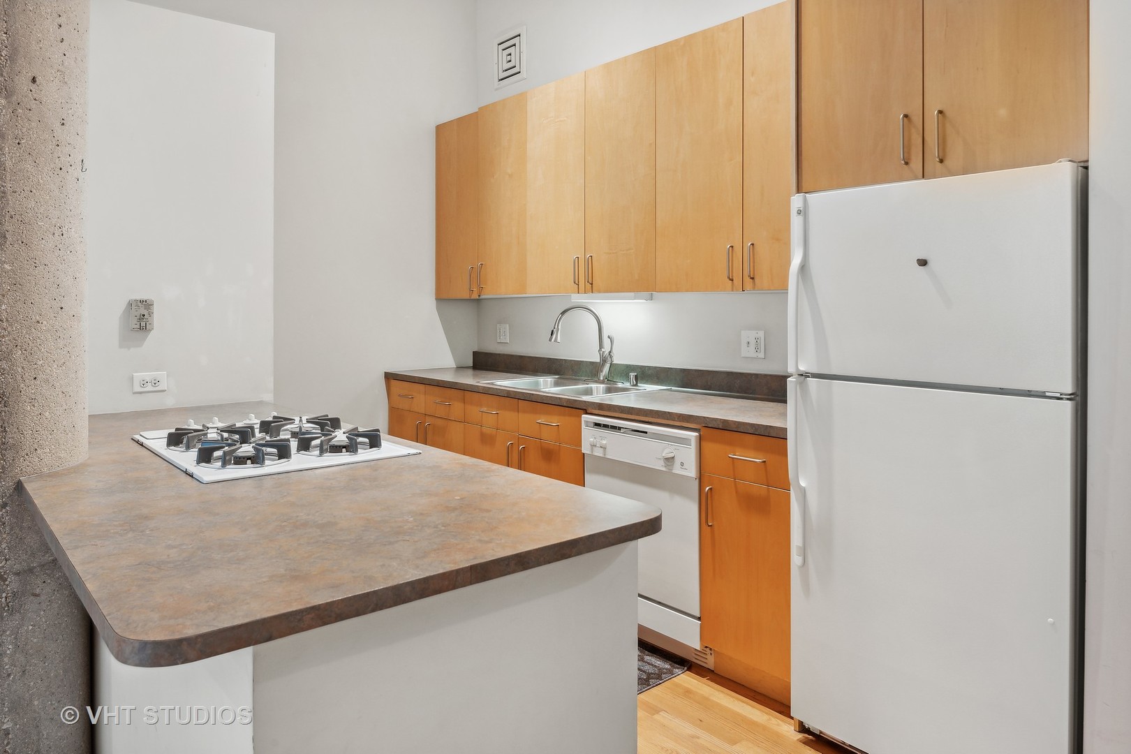 130 S Canal Street Unit: 204