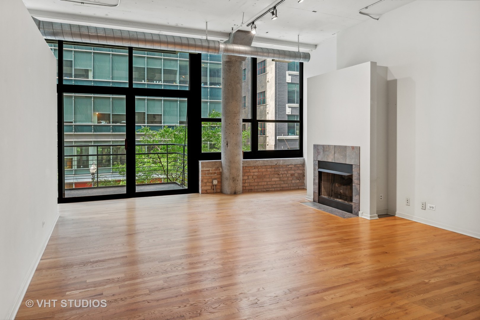 130 S Canal Street Unit: 204