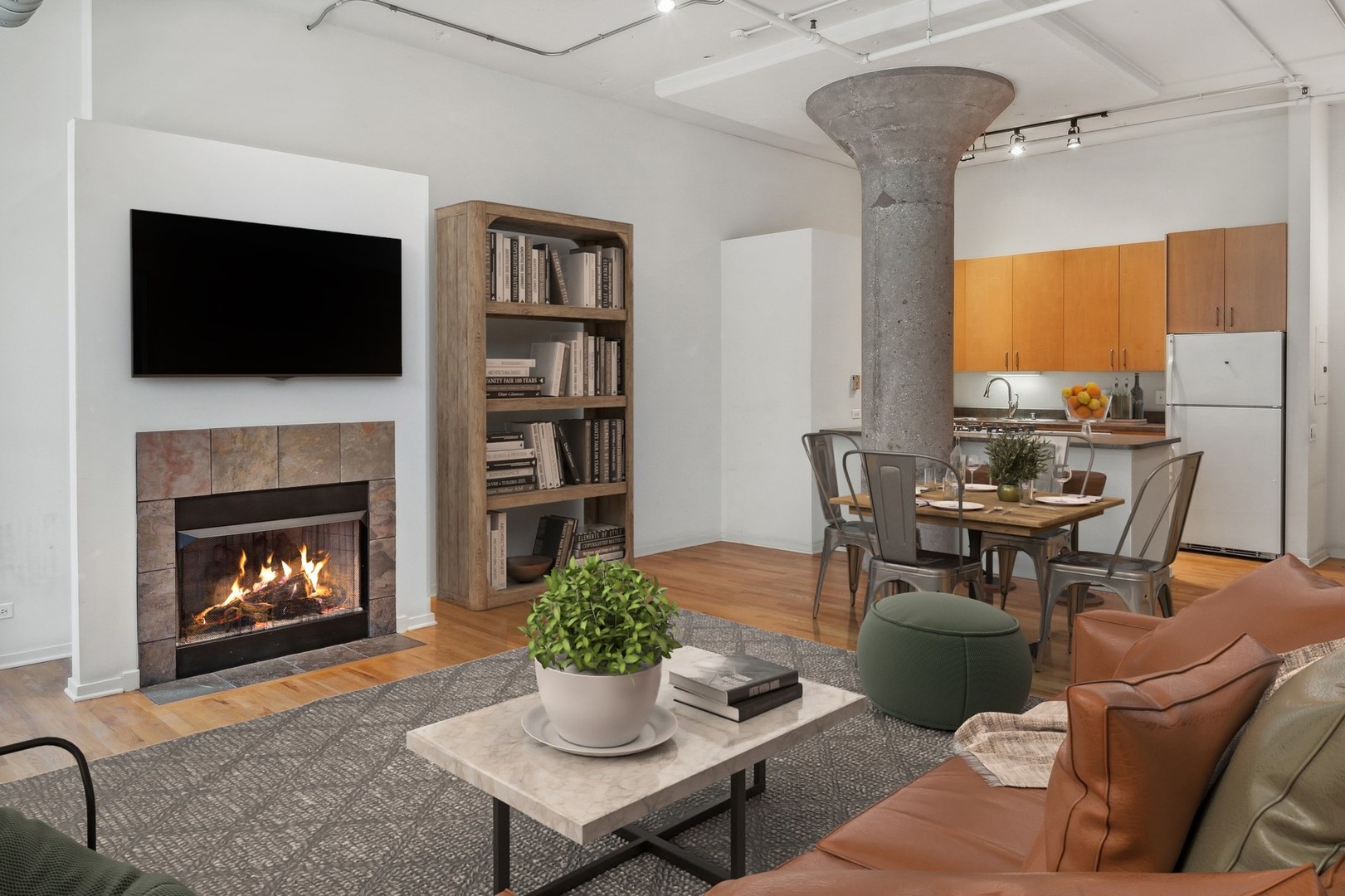 130 S Canal Street Unit: 204