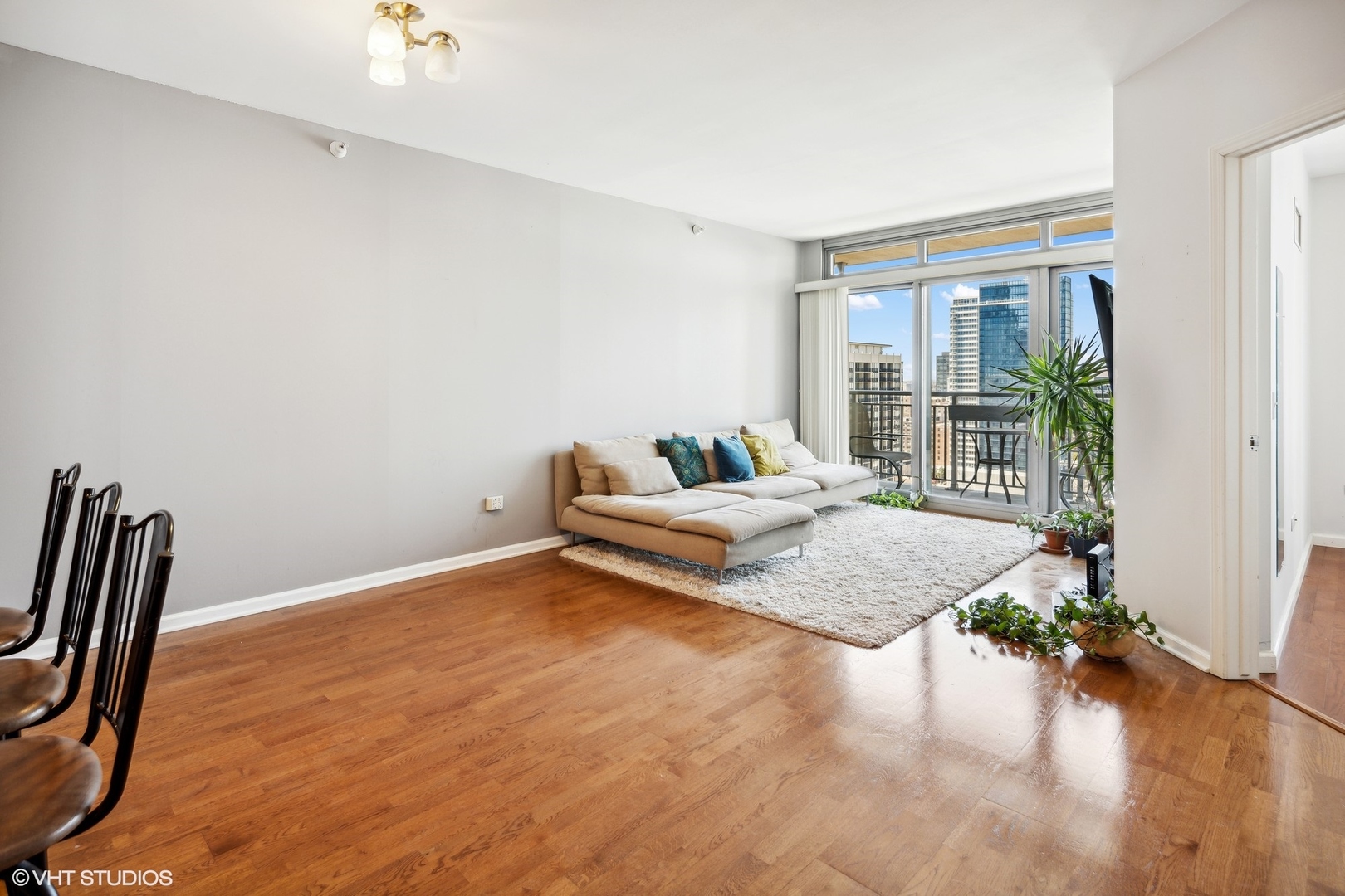 125 S Jefferson Street Unit: 2201