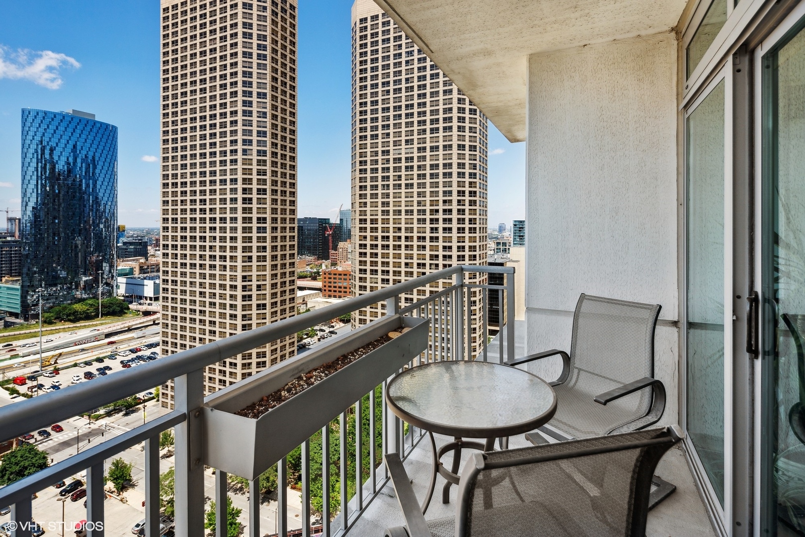 125 S Jefferson Street Unit: 2201