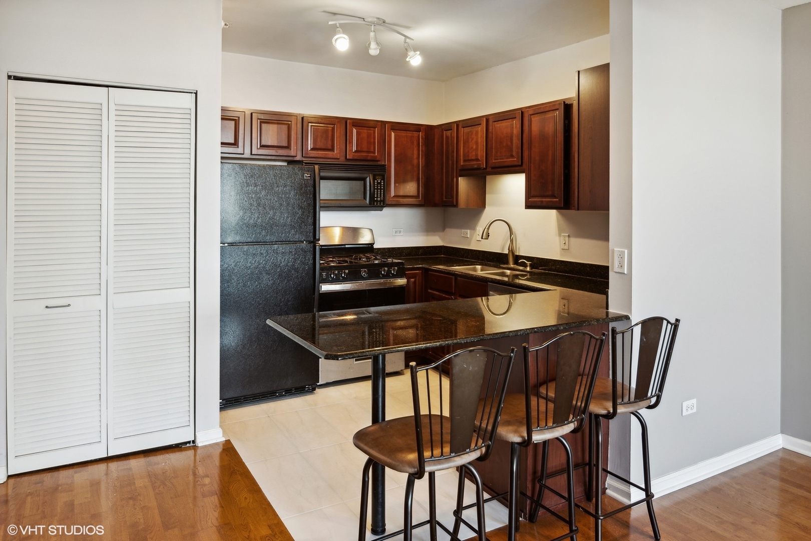 125 S Jefferson Street Unit: 2201