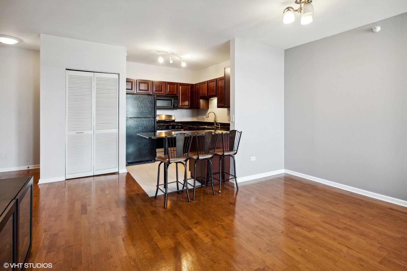 125 S Jefferson Street Unit: 2201