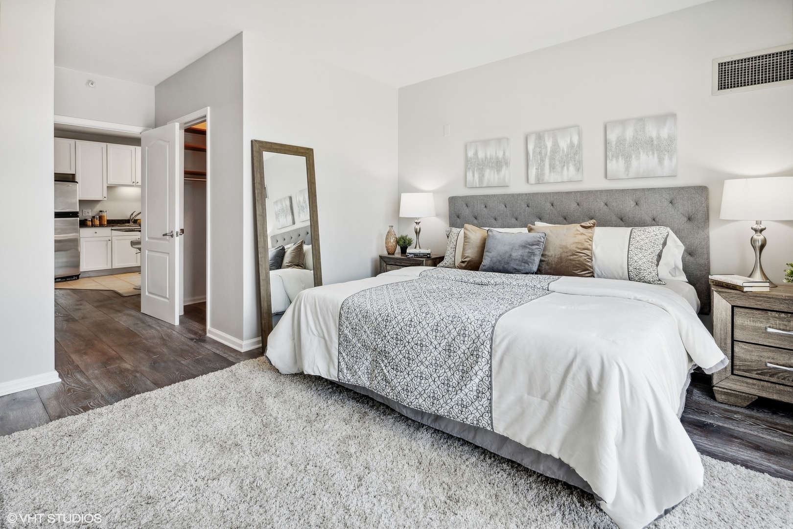 125 S Jefferson Street Unit: 609