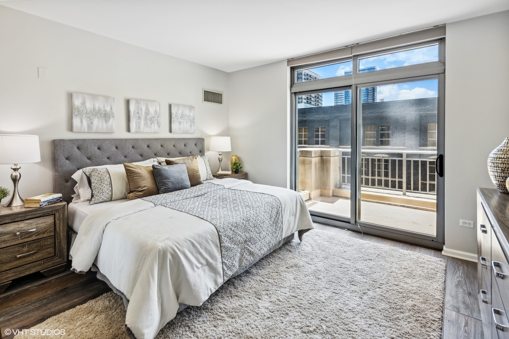 125 S Jefferson Street Unit: 609