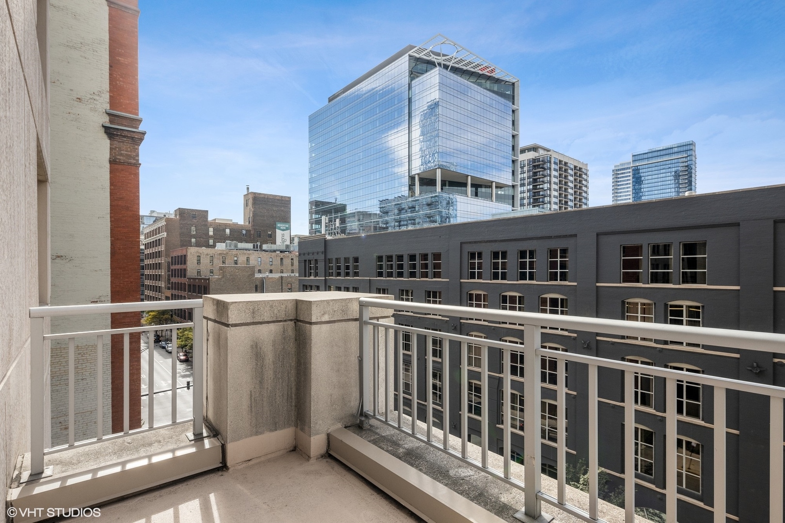 125 S Jefferson Street Unit: 609