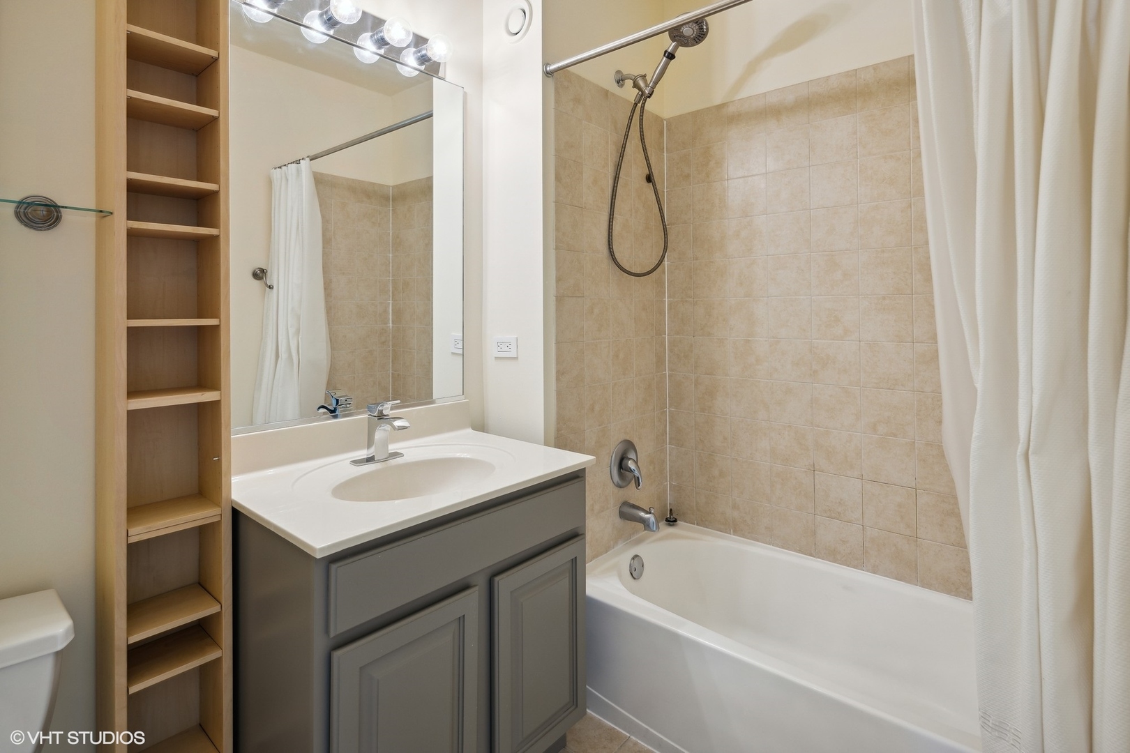 125 S Jefferson Street Unit: 2409