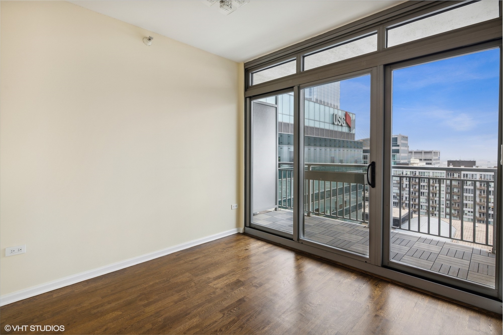 125 S Jefferson Street Unit: 2409