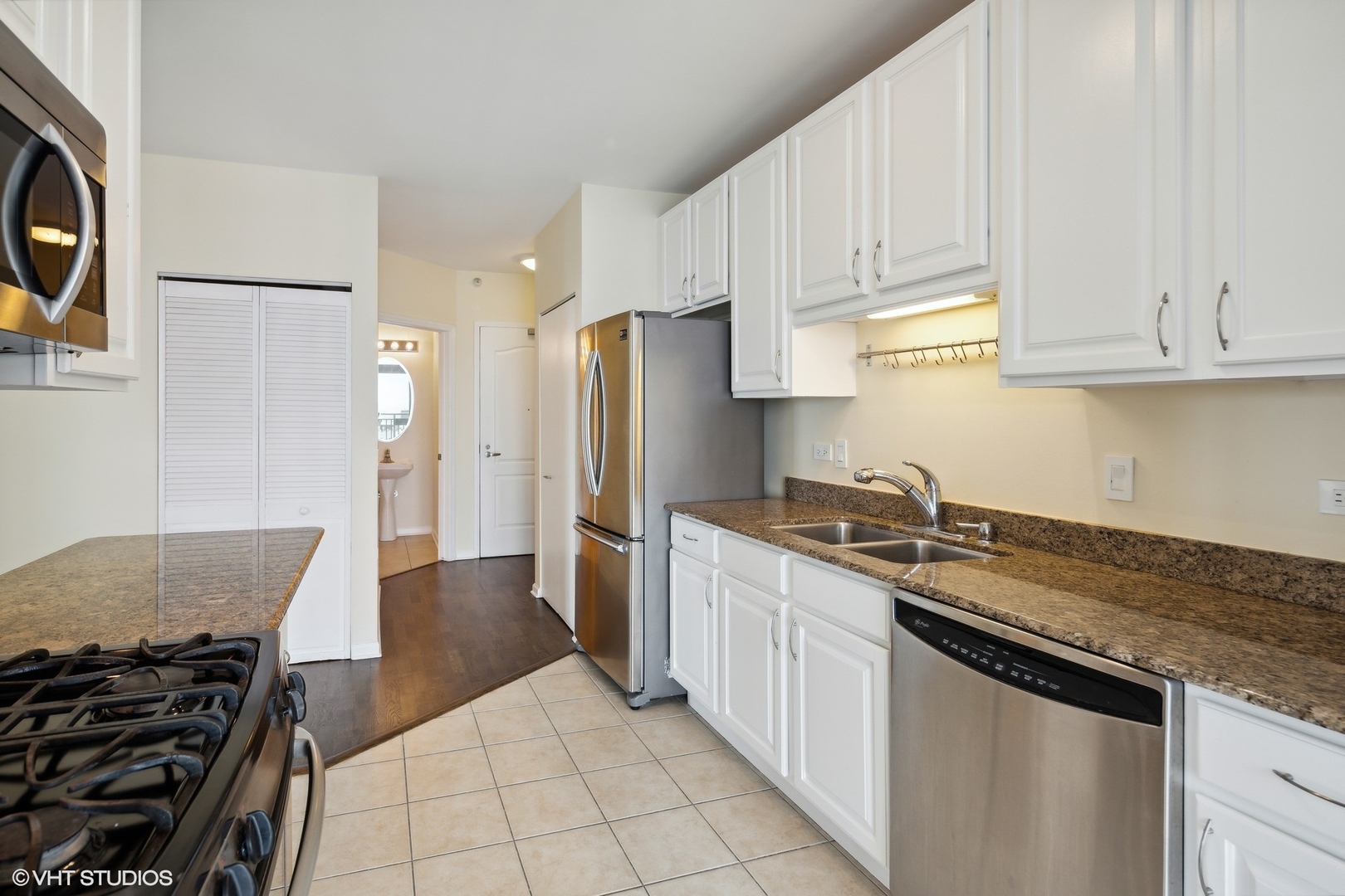 125 S Jefferson Street Unit: 2409