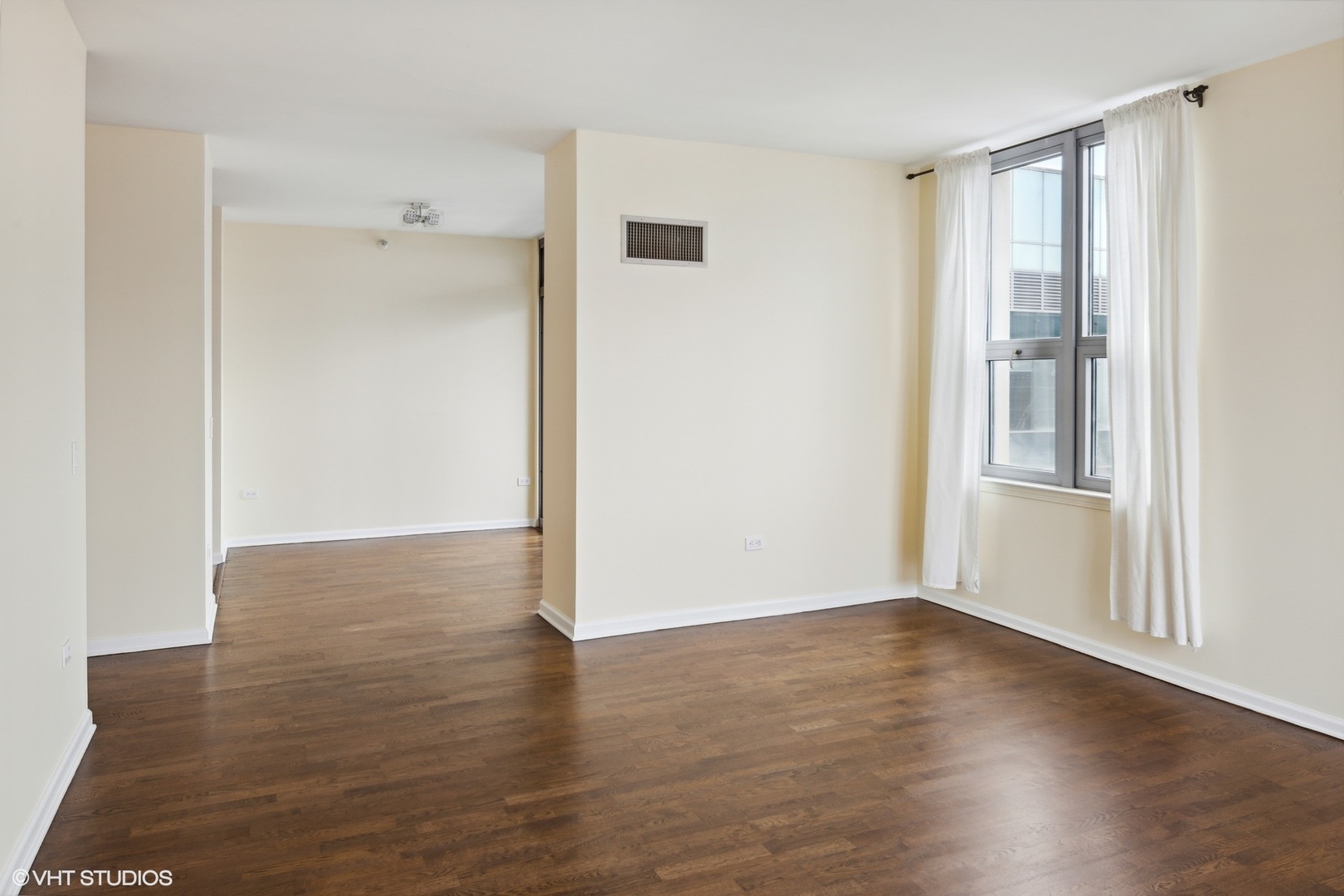 125 S Jefferson Street Unit: 2409