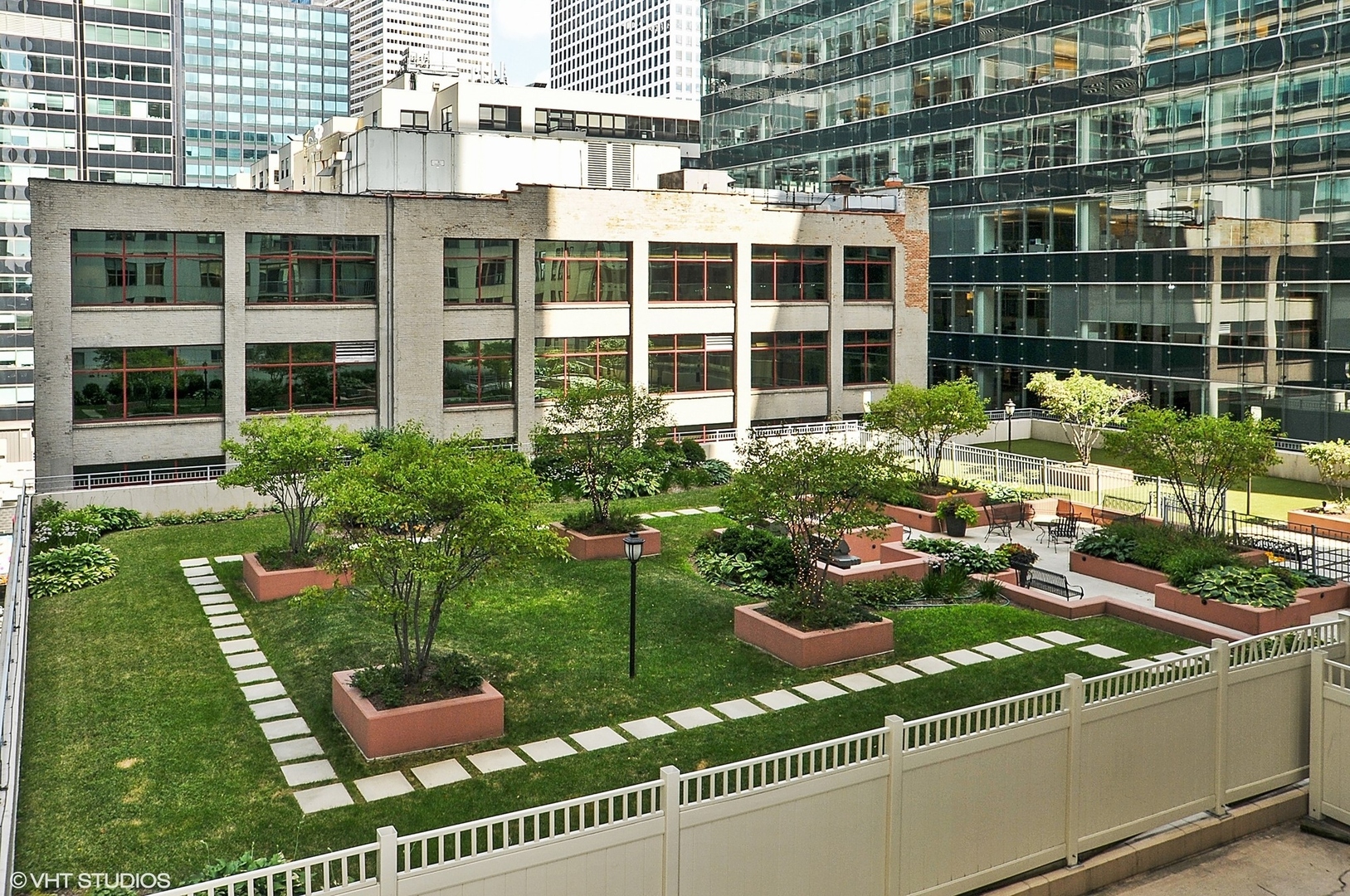 125 S Jefferson Street Unit: 2409