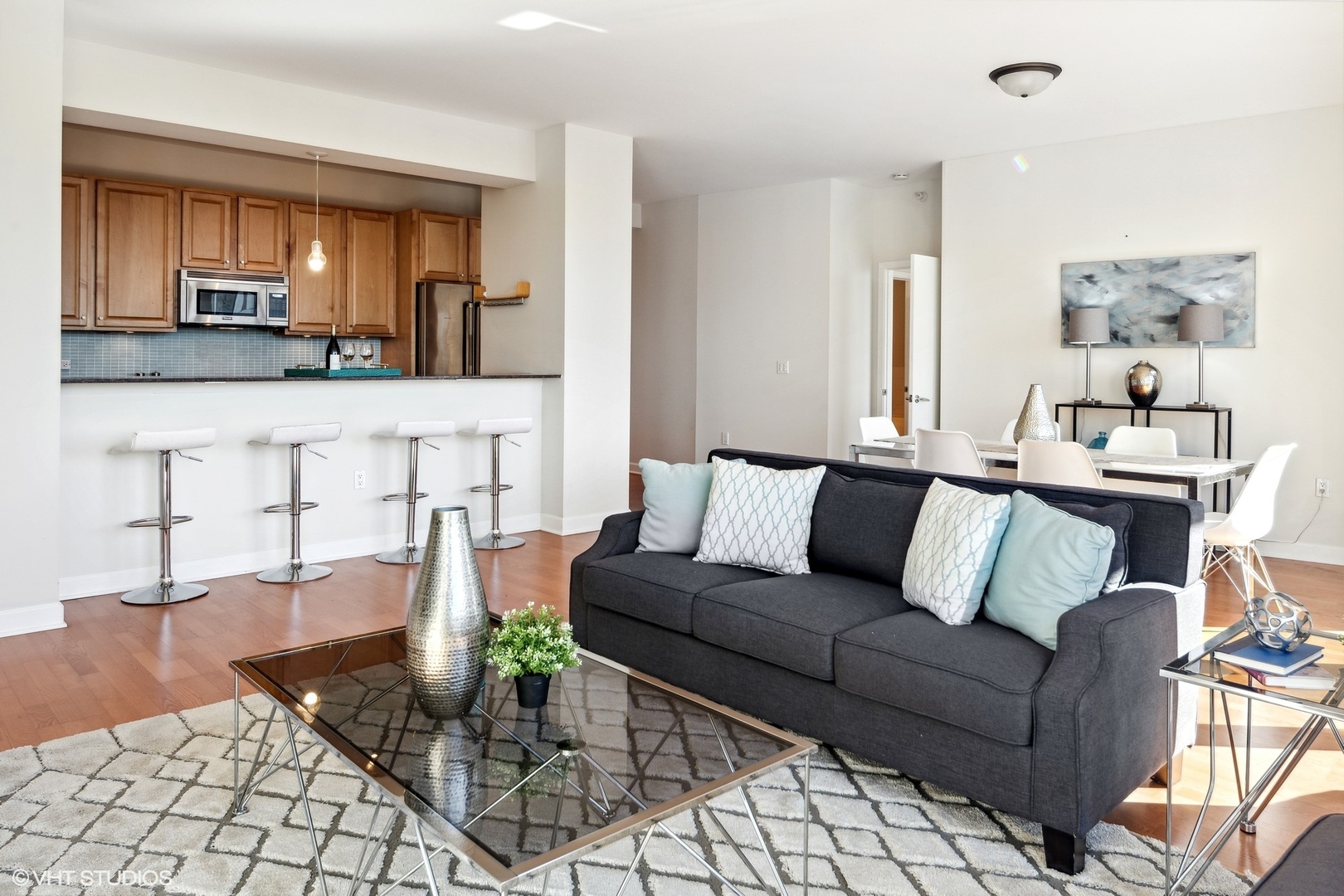 233 E 13th Street Unit: 2107