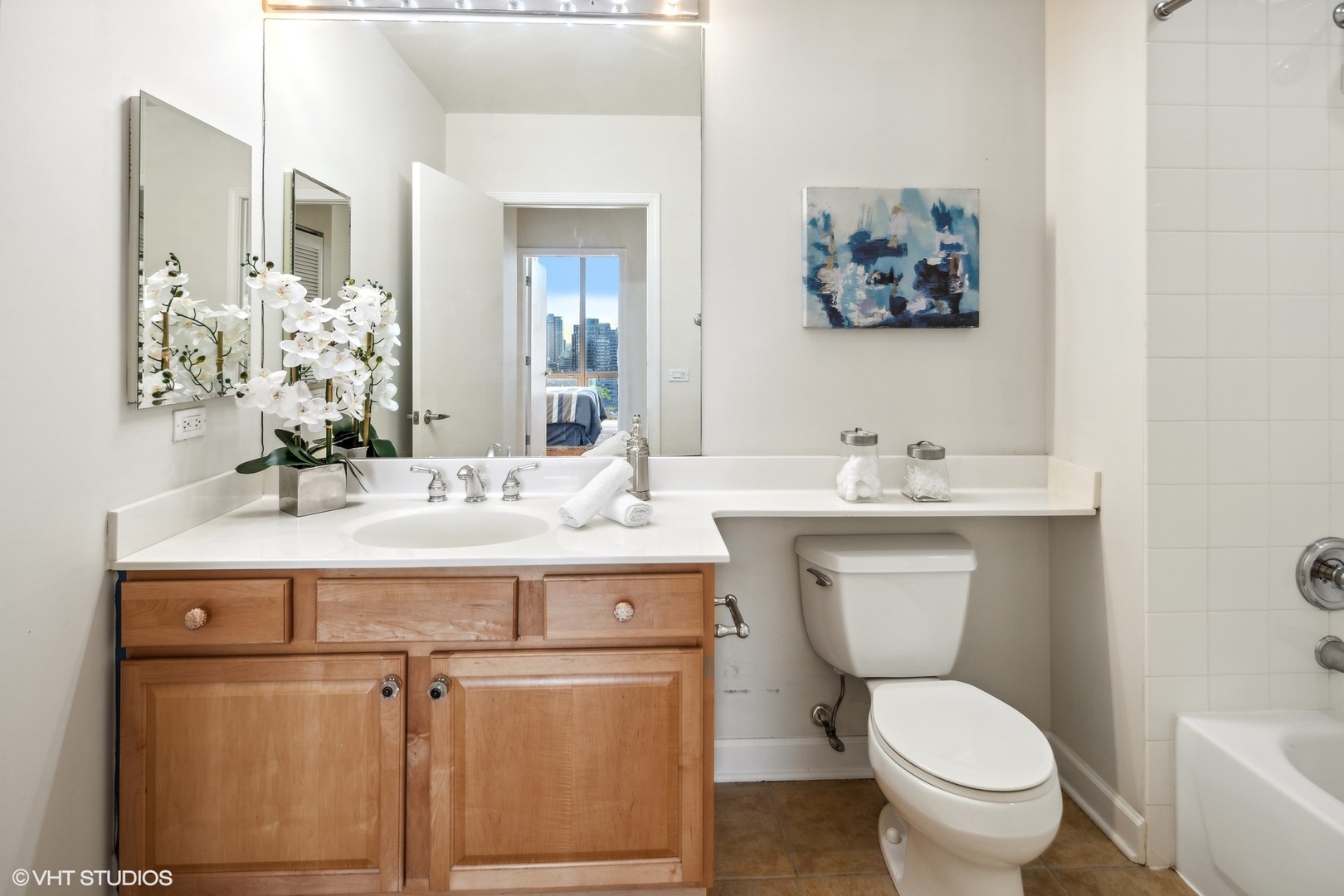 233 E 13th Street Unit: 2107