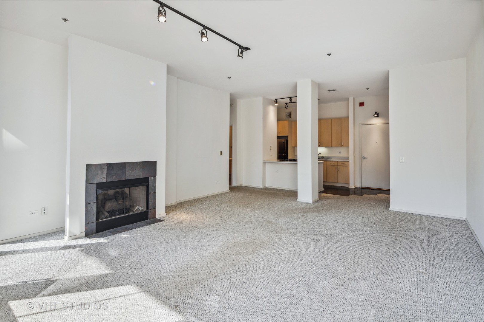 130 S Canal Street Unit: 721