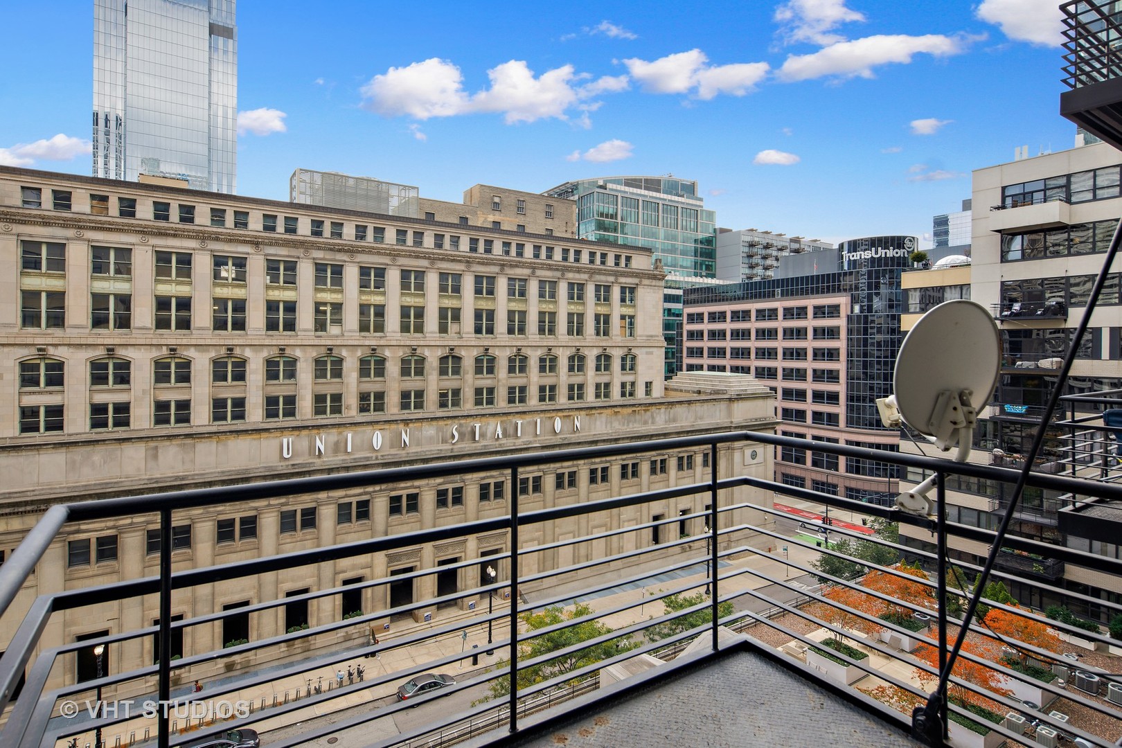 130 S Canal Street Unit: 721