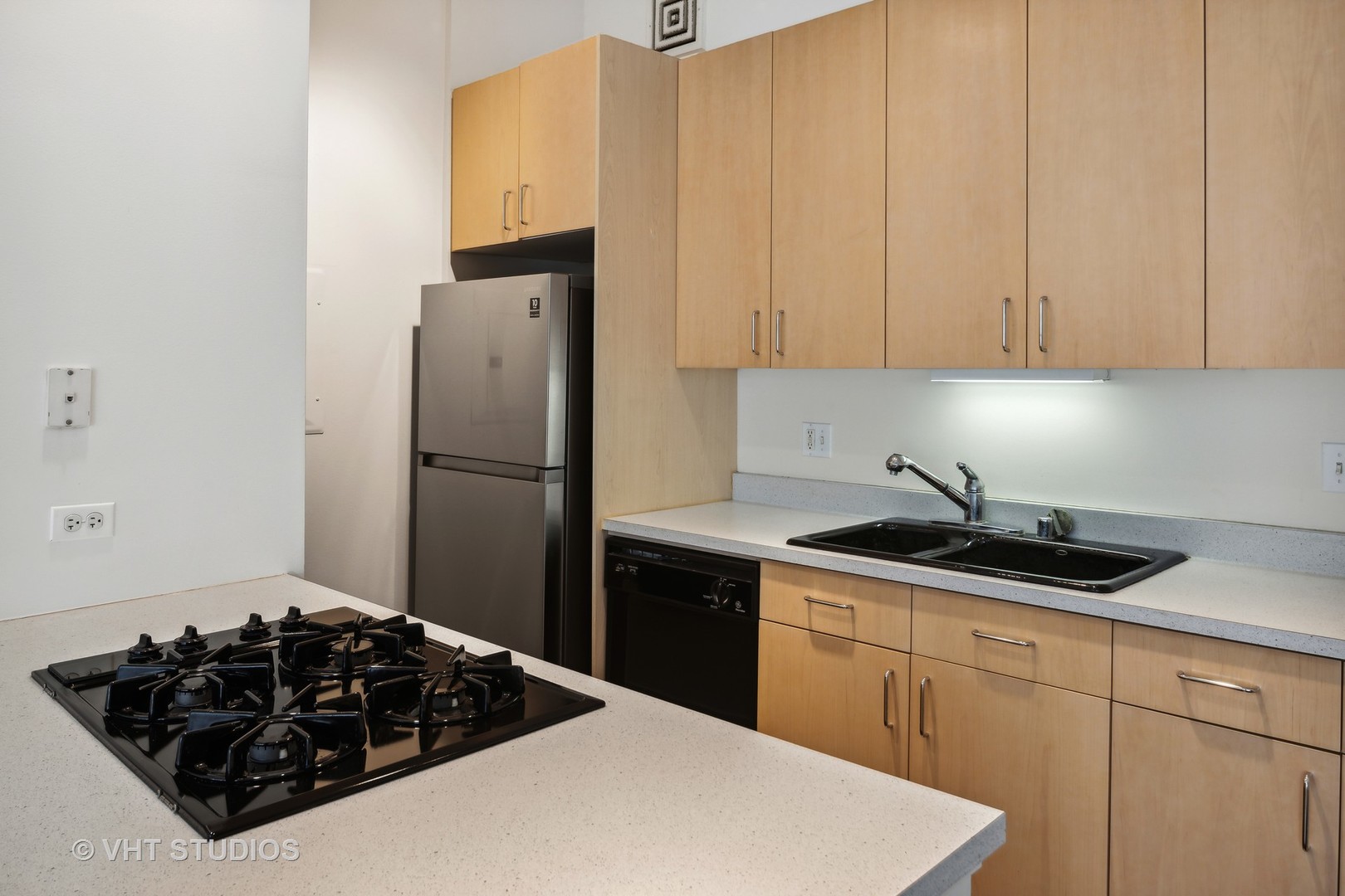 130 S Canal Street Unit: 721