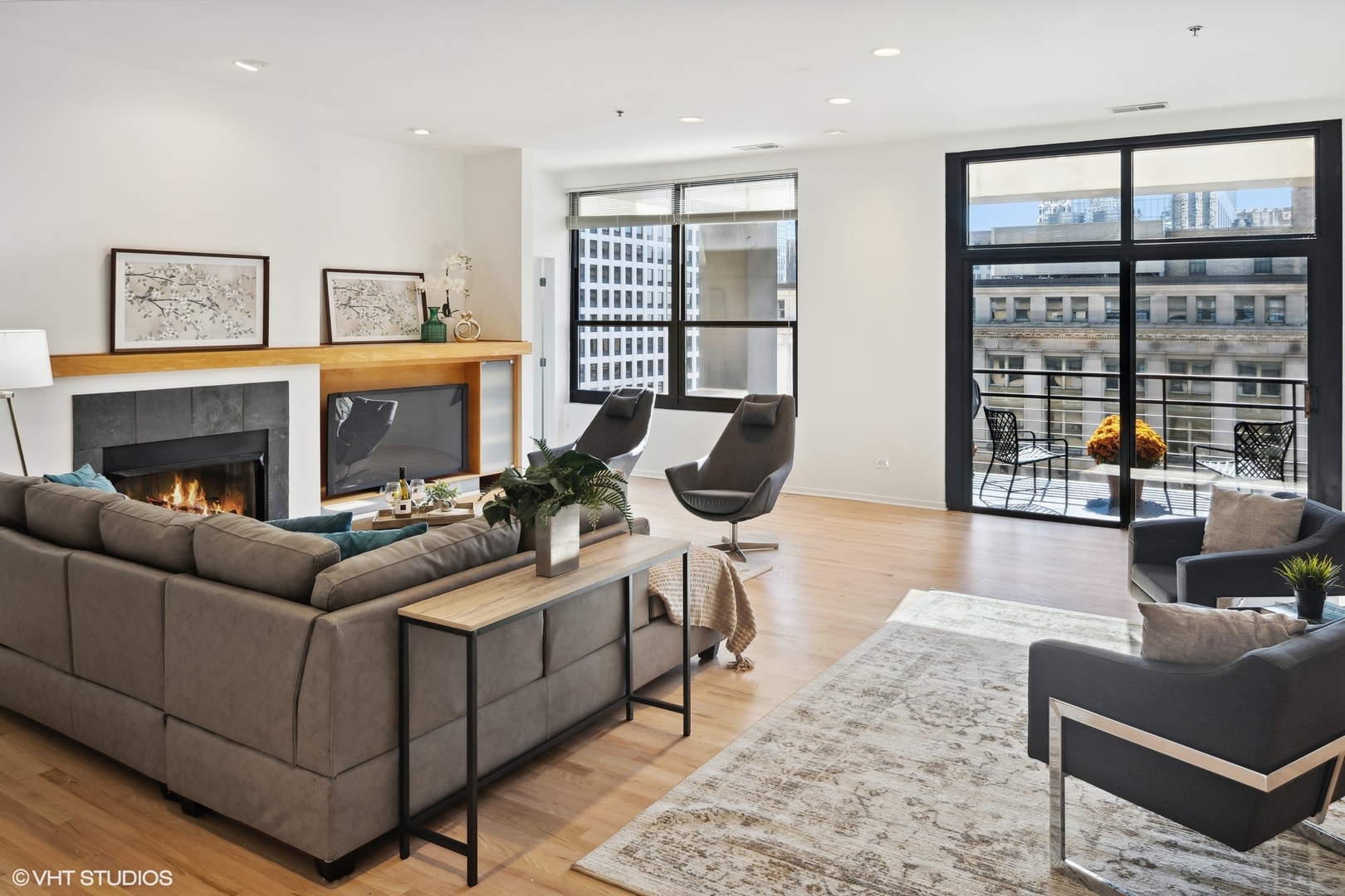 130 S Canal Street Unit: 10T