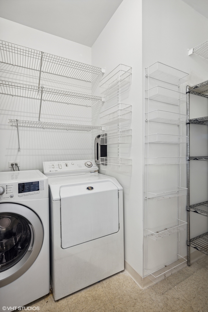 130 S Canal Street Unit: 10T