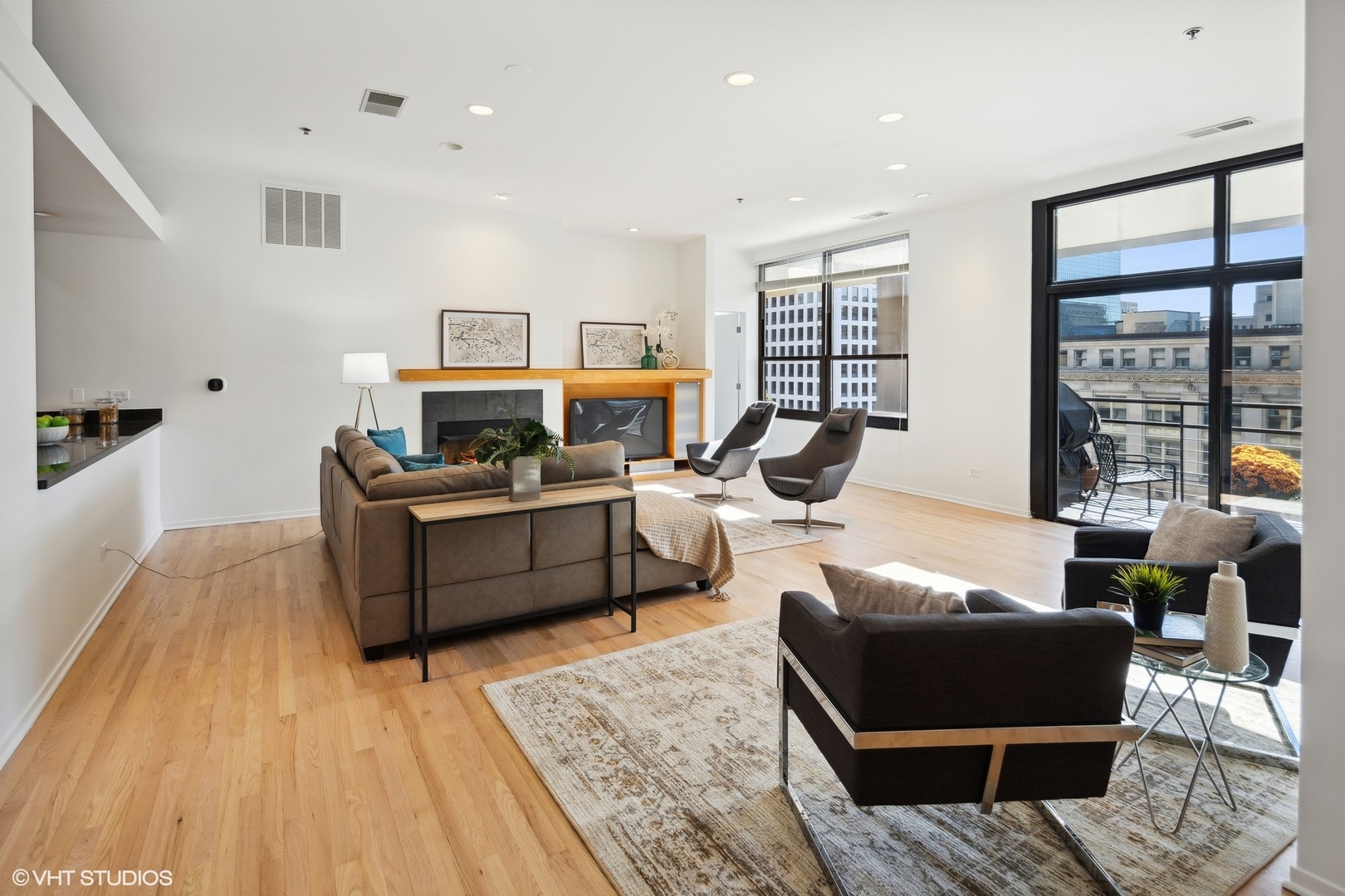 130 S Canal Street Unit: 10T