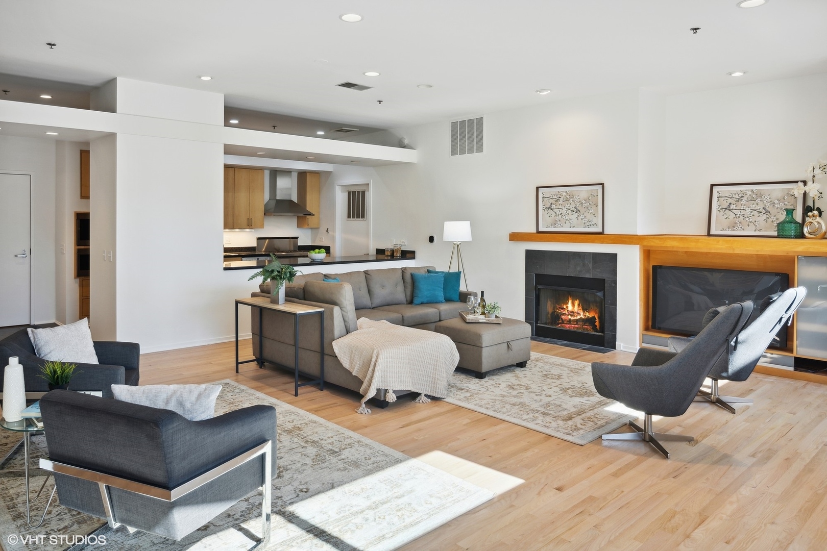 130 S Canal Street Unit: 10T