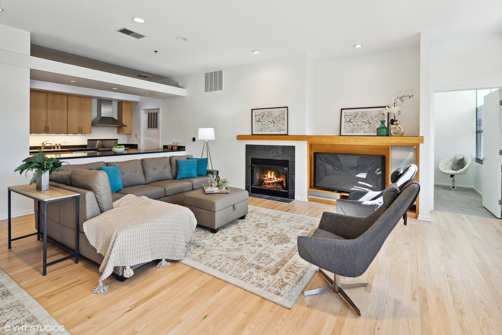 130 S Canal Street Unit: 10T