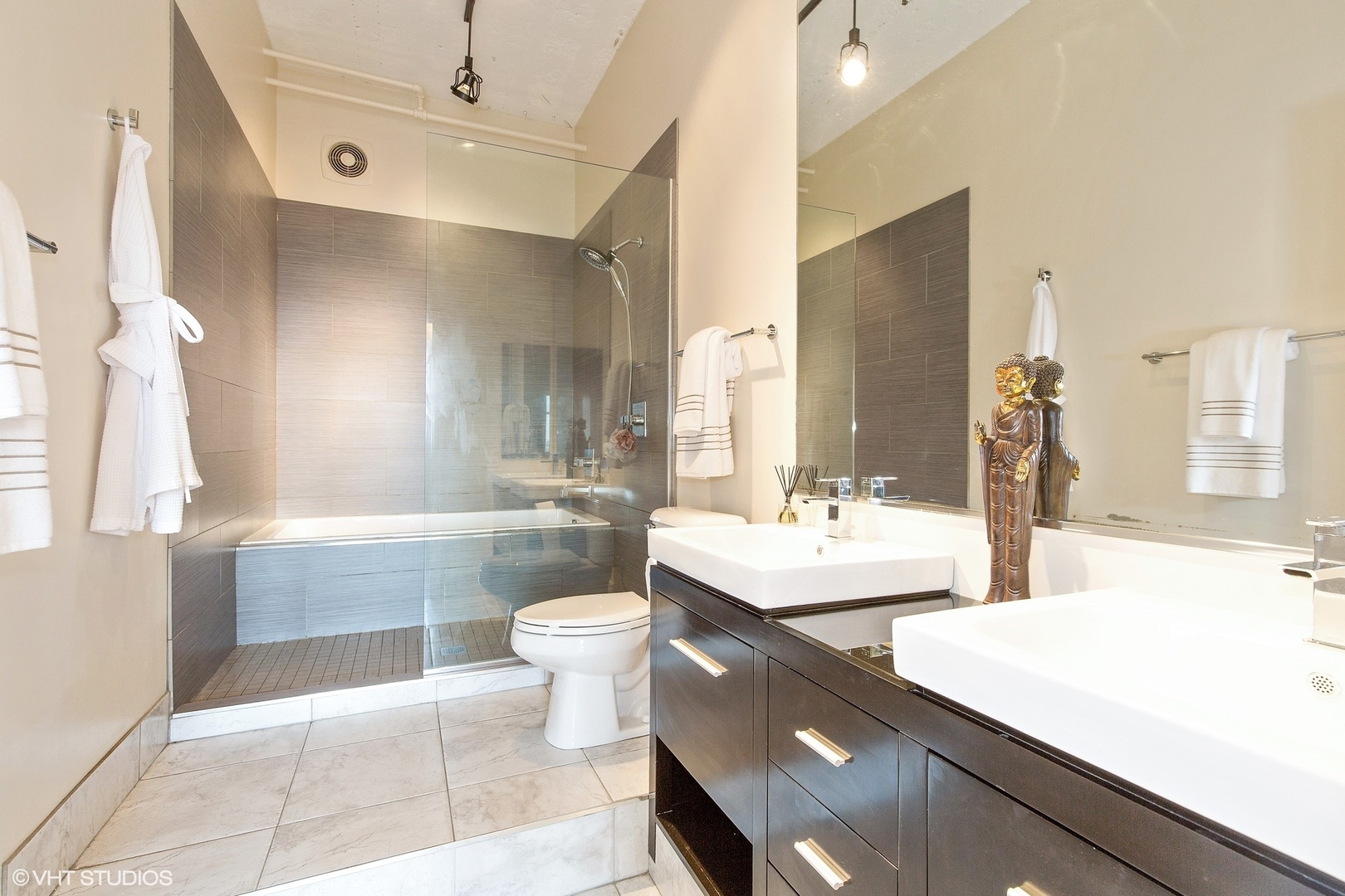 728 W Jackson Boulevard Unit: 707