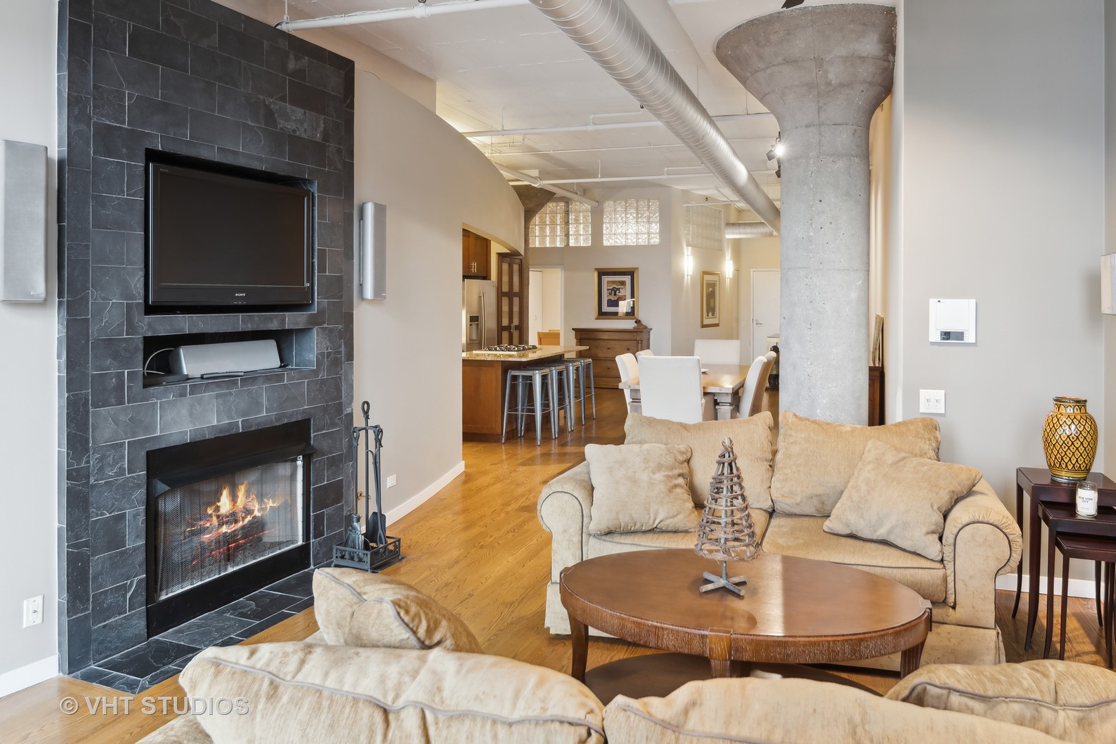 728 W Jackson Boulevard Unit: 602