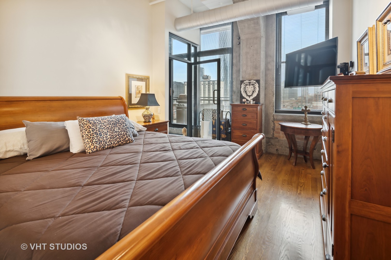 728 W Jackson Boulevard Unit: 602