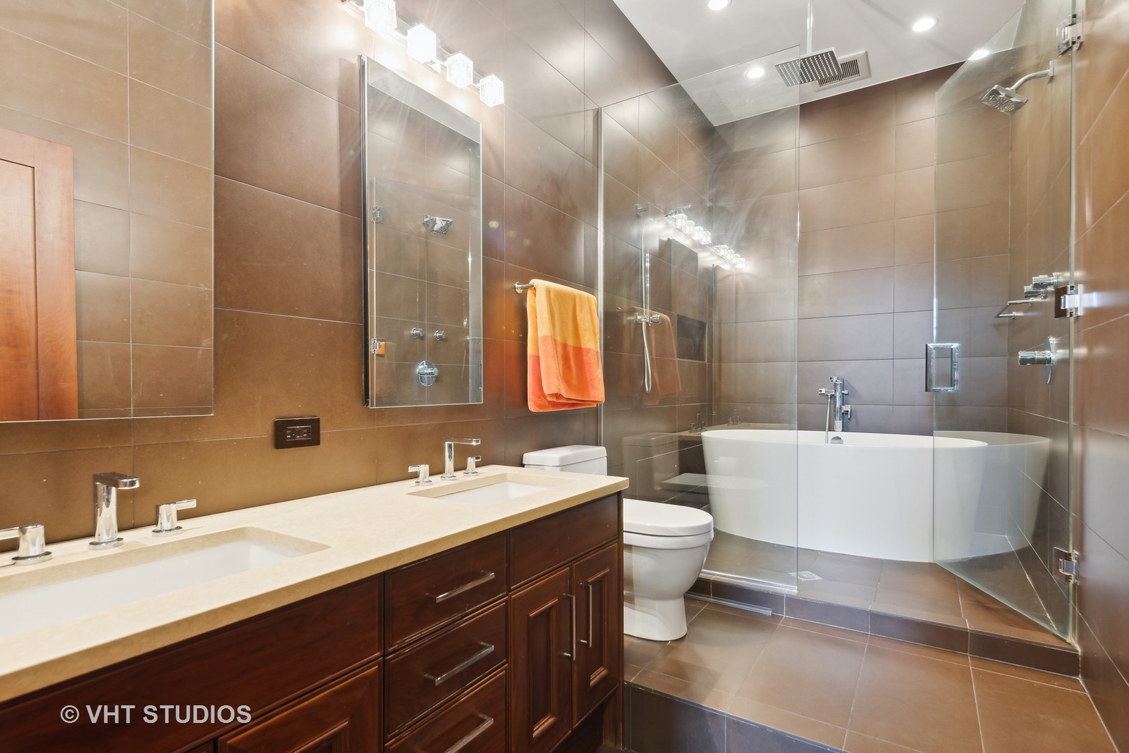 728 W Jackson Boulevard Unit: 602