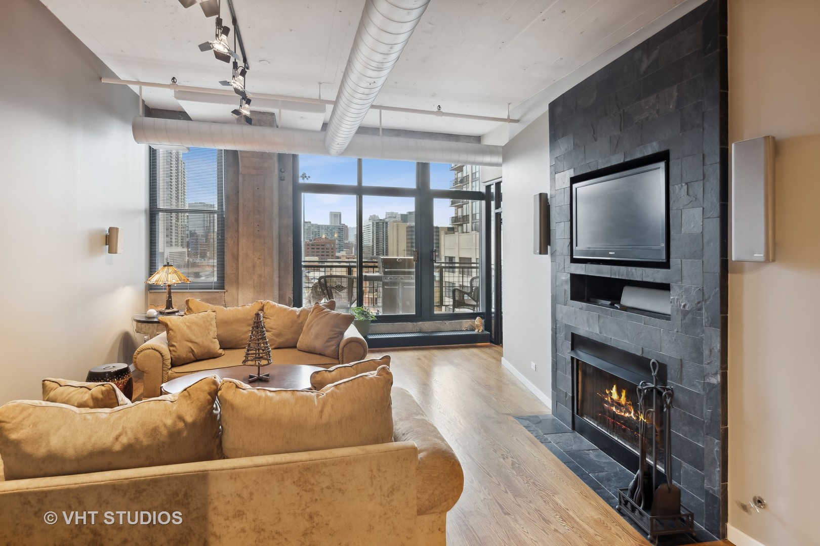 728 W Jackson Boulevard Unit: 602