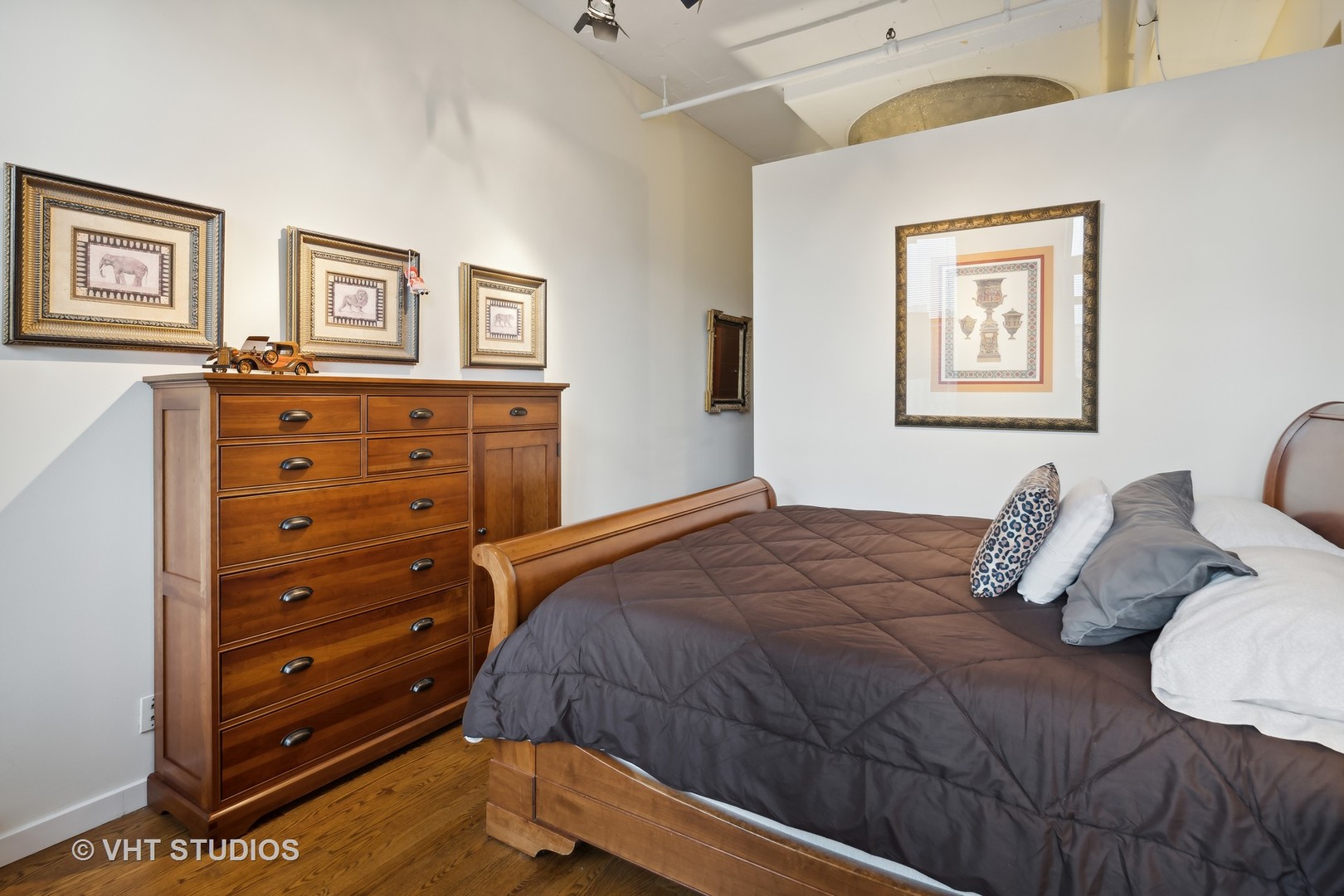 728 W Jackson Boulevard Unit: 602