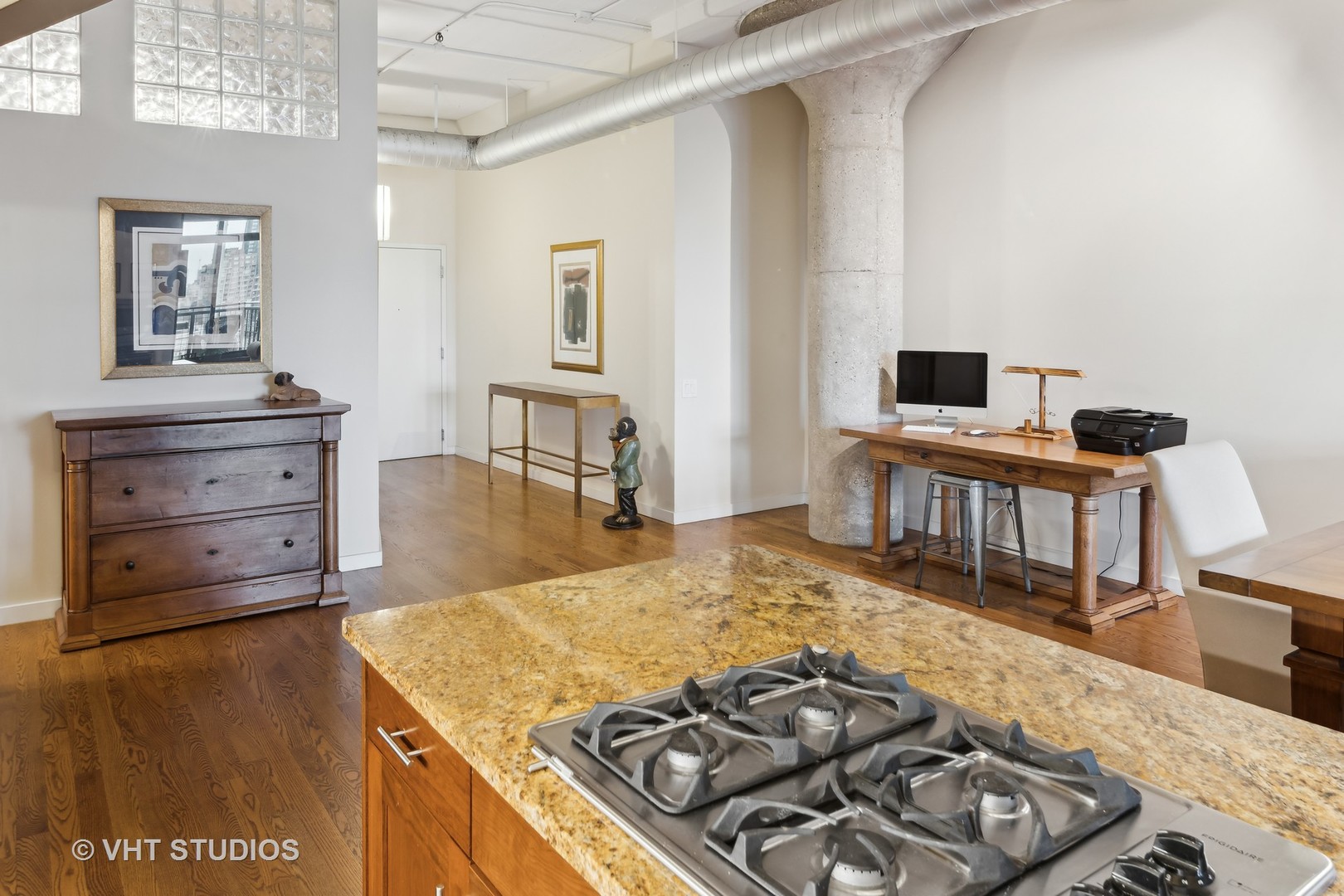 728 W Jackson Boulevard Unit: 602