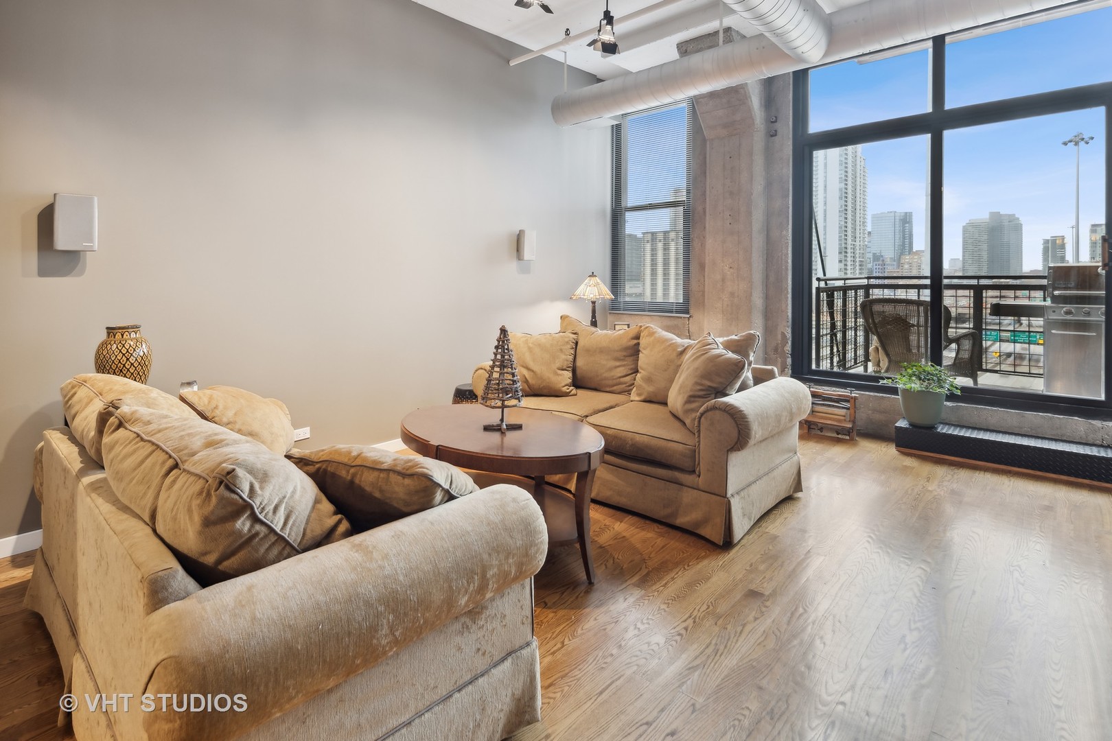 728 W Jackson Boulevard Unit: 602
