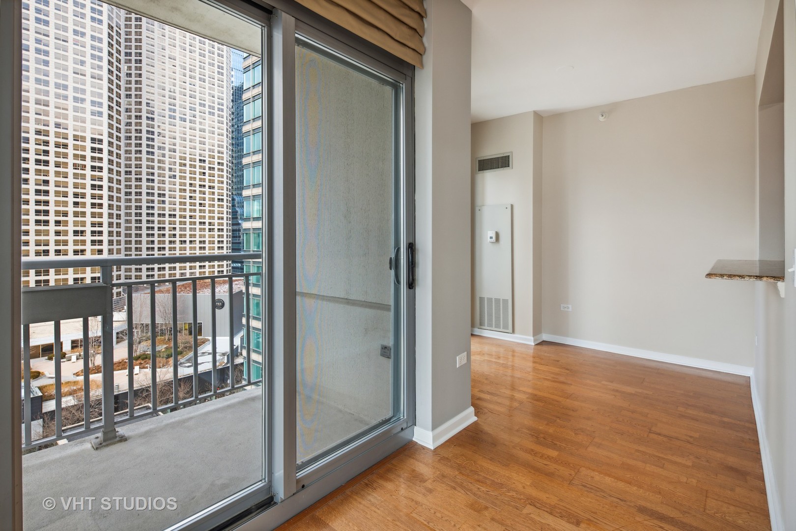 125 S JEFFERSON Street Unit: 902
