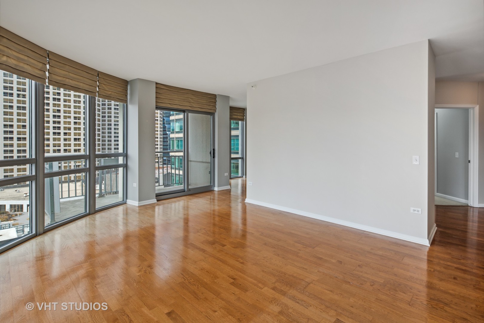 125 S JEFFERSON Street Unit: 902