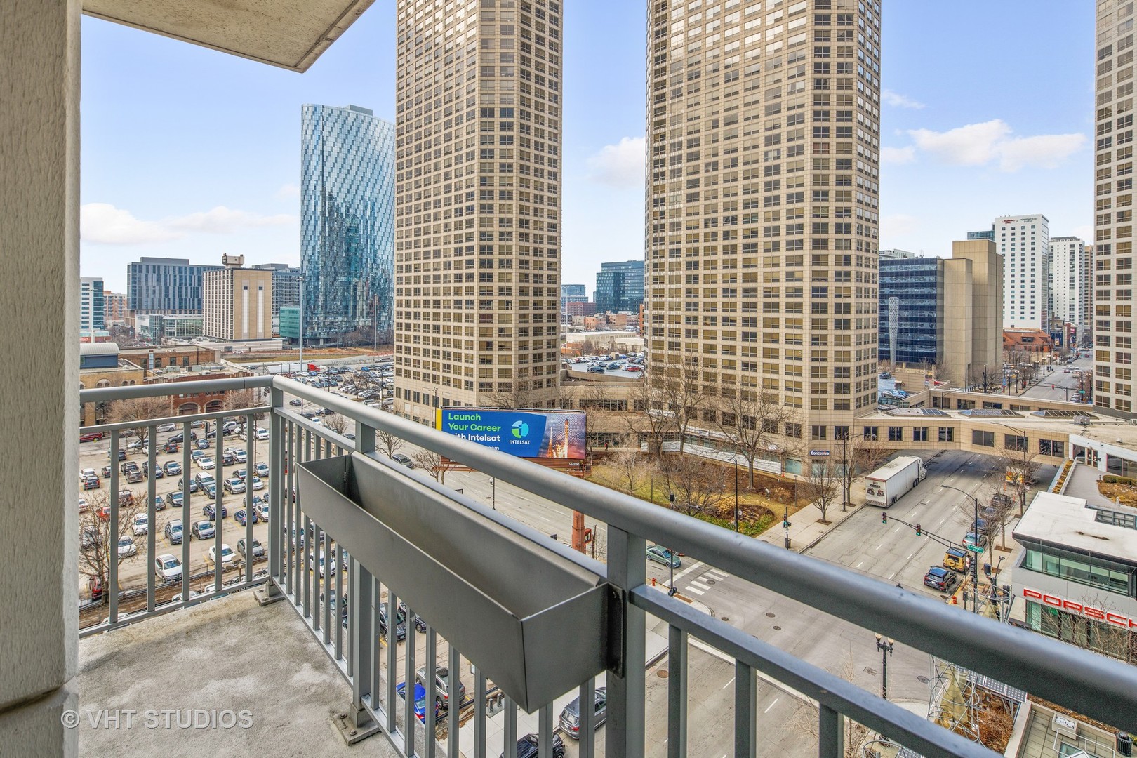 125 S JEFFERSON Street Unit: 902