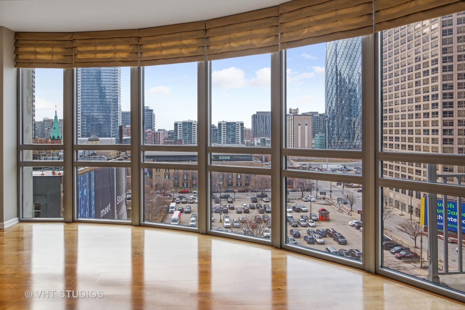 125 S JEFFERSON Street Unit: 902