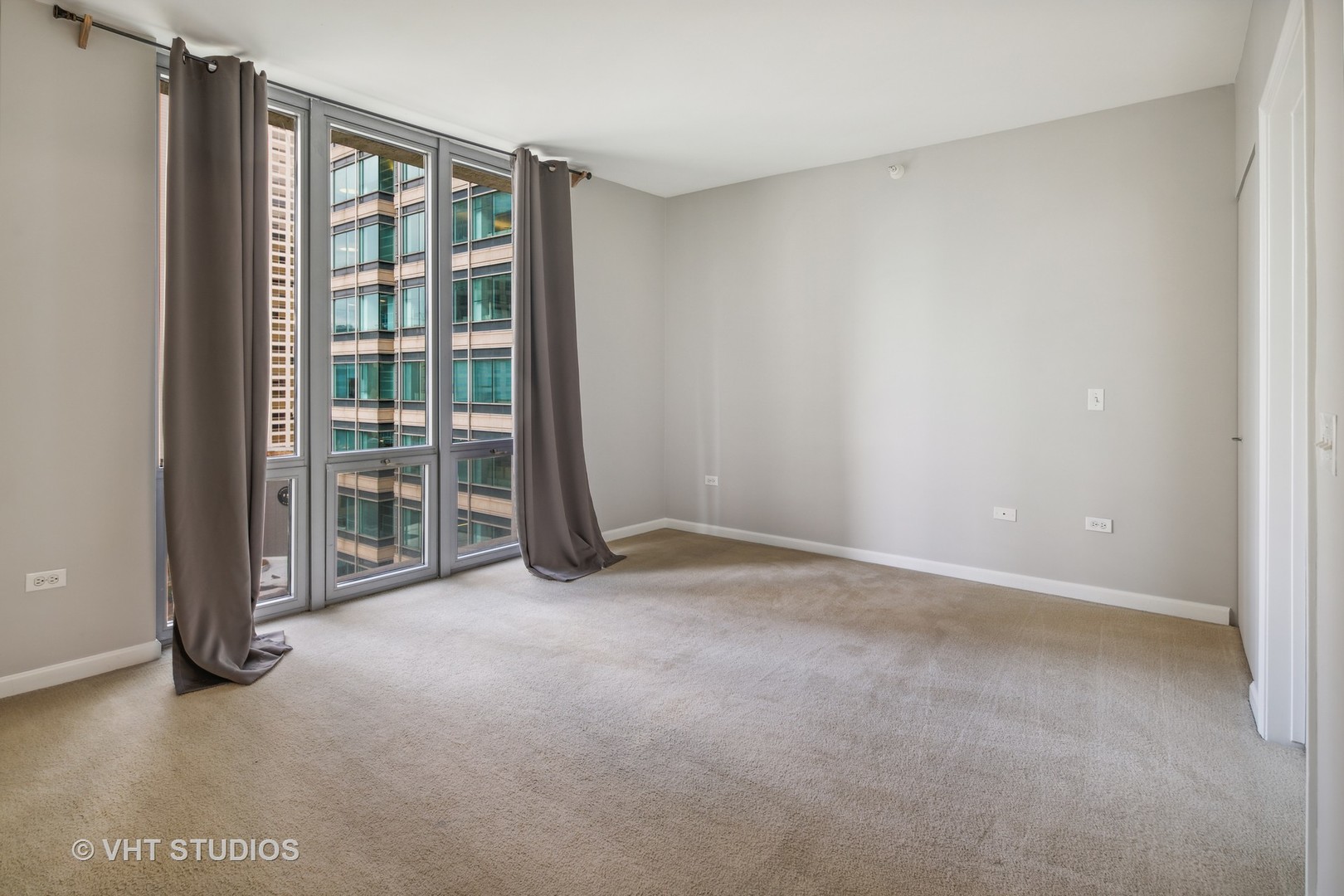 125 S JEFFERSON Street Unit: 902