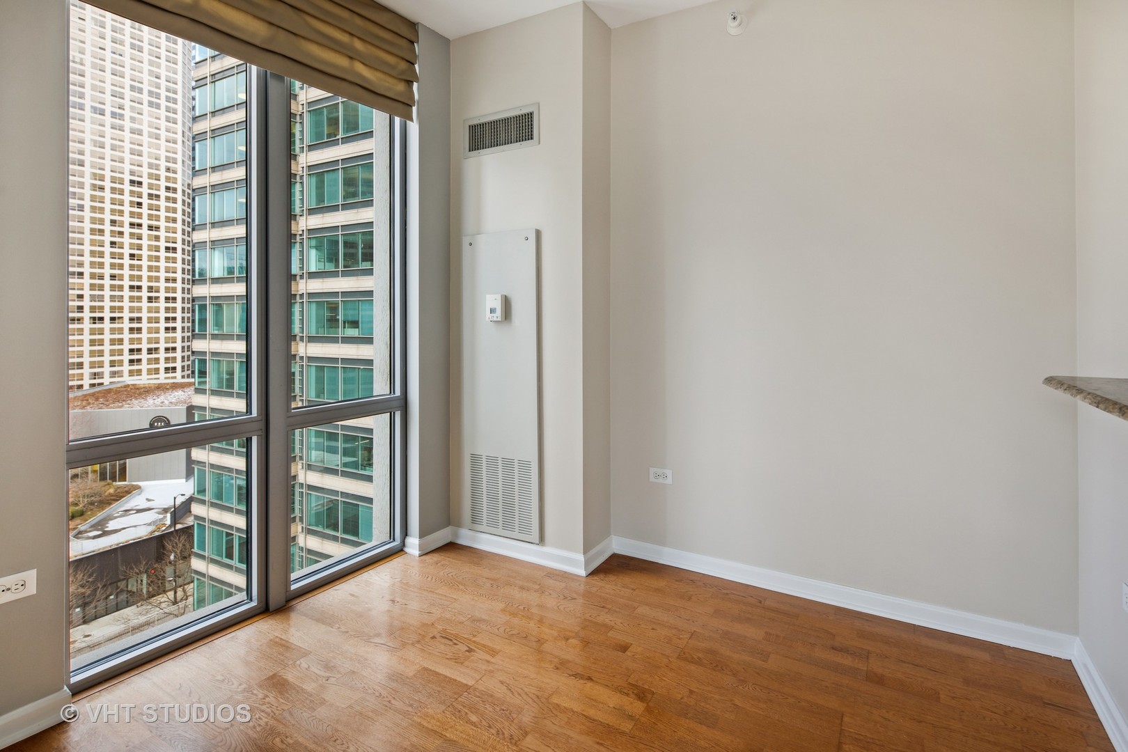 125 S JEFFERSON Street Unit: 902