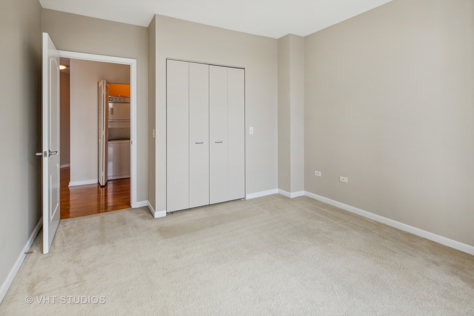 125 S JEFFERSON Street Unit: 902