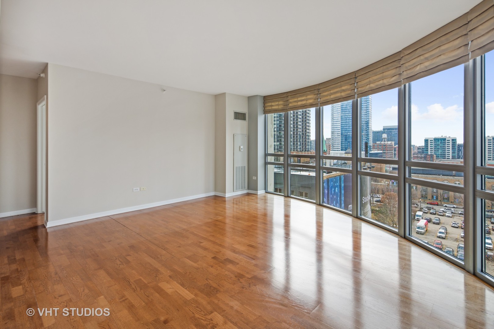 125 S JEFFERSON Street Unit: 902