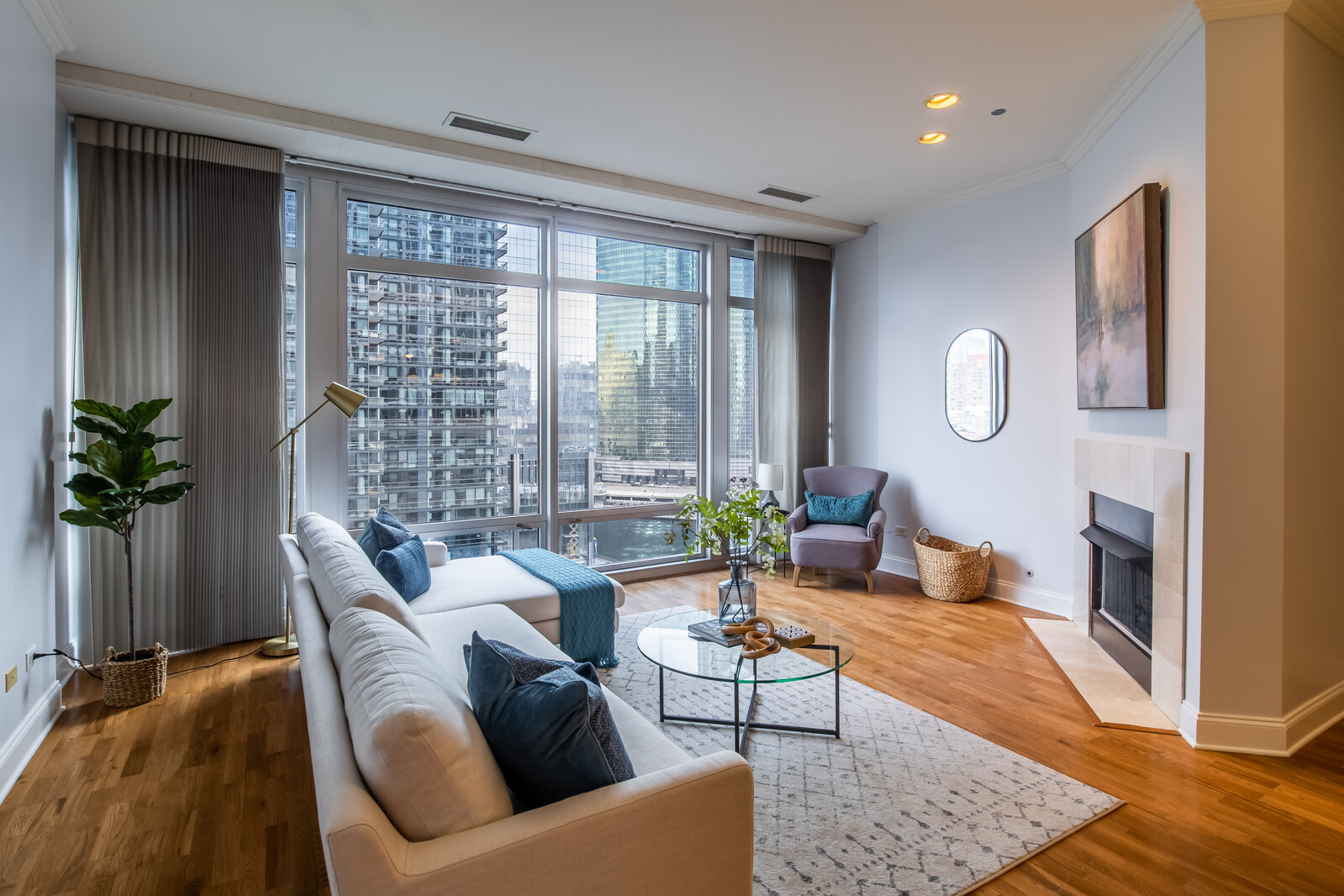 333 N Canal Street Unit: 1302