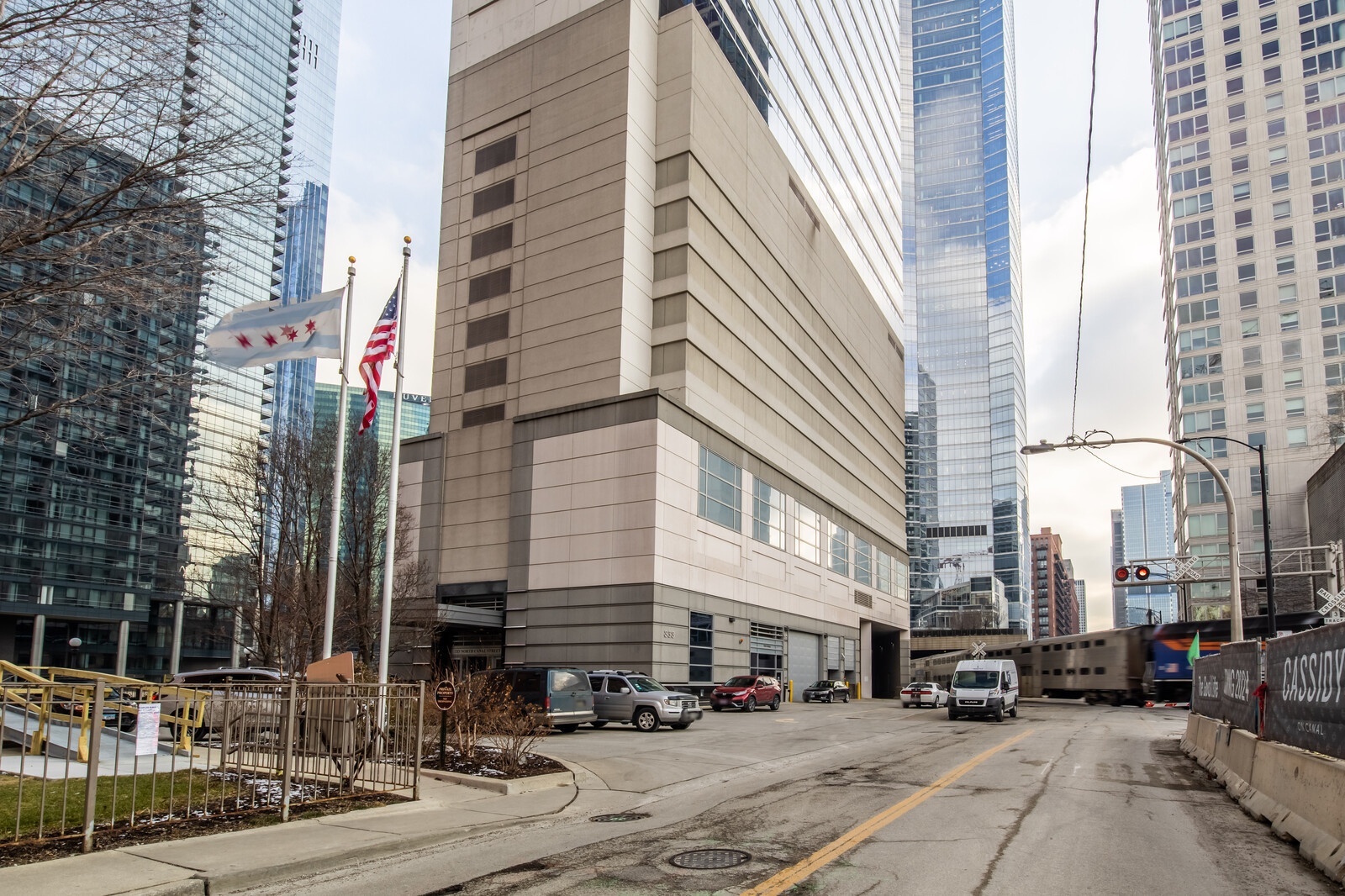 333 N Canal Street Unit: 1302